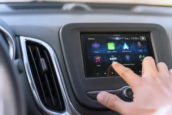 Alpine - 6.75" Wireless Android Auto and Apple CarPlay Bluetooth Digital Media Receiver - Black - Image 3